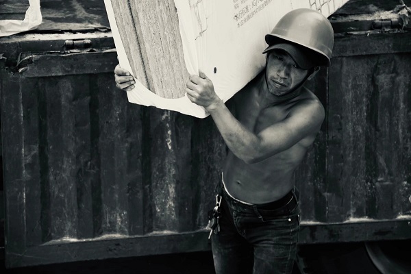 1636096119717863.jpg 三等獎(jiǎng):我的“父親“.jpg