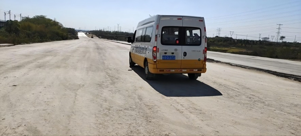 1672211359677483.jpg 檢測車測彎沉(1).jpg